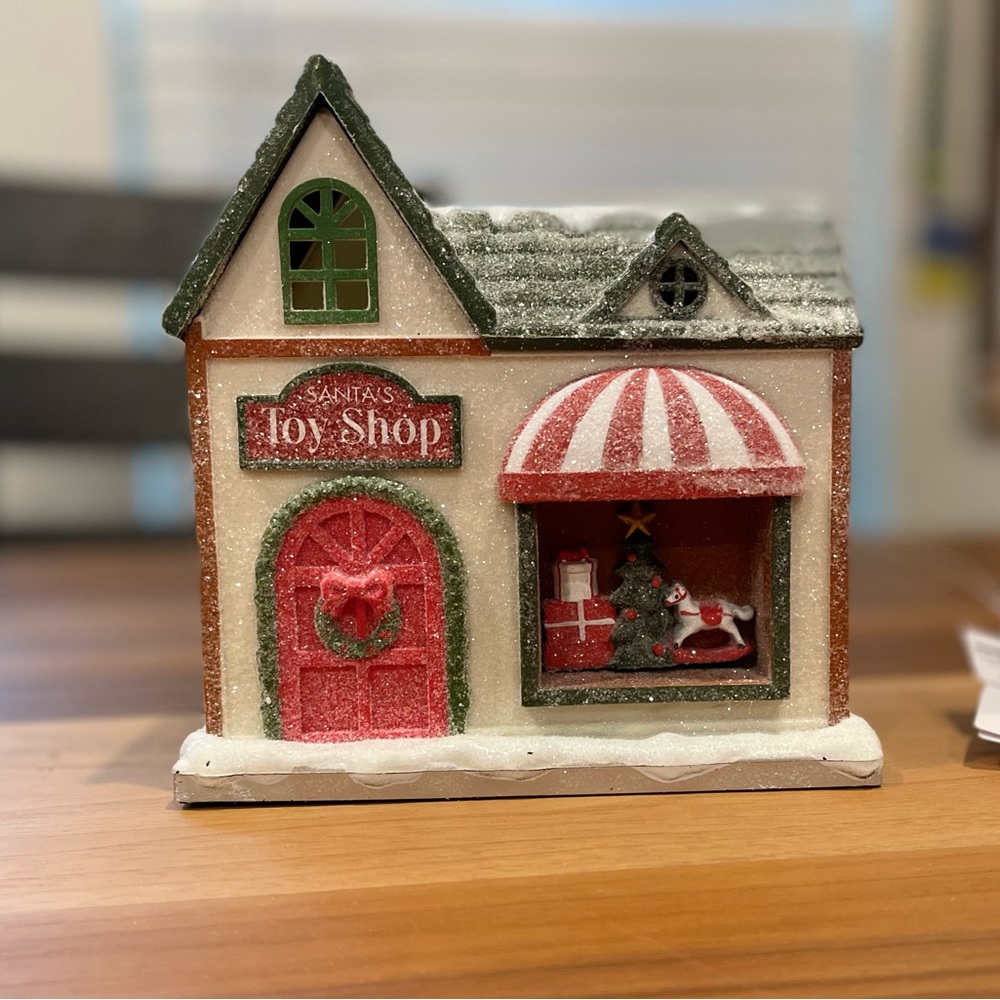 Last One! Bullseye’s Playground Santa’s Toy Shop Gingerbread House Christmas